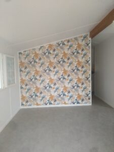 Pose de papier peint par l'entreprise Glanddier à Abbeville